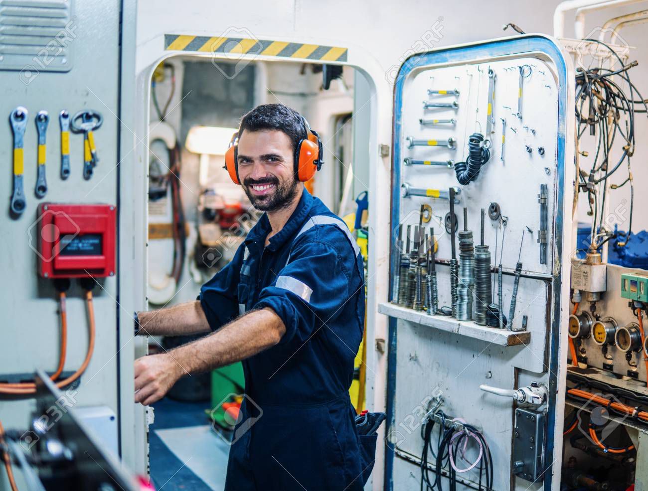 الهندسة البحرية